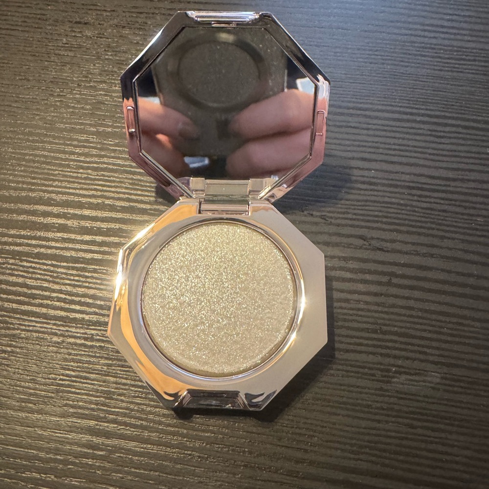 Diamond Supply Co. Shimmering Silver Highlighter